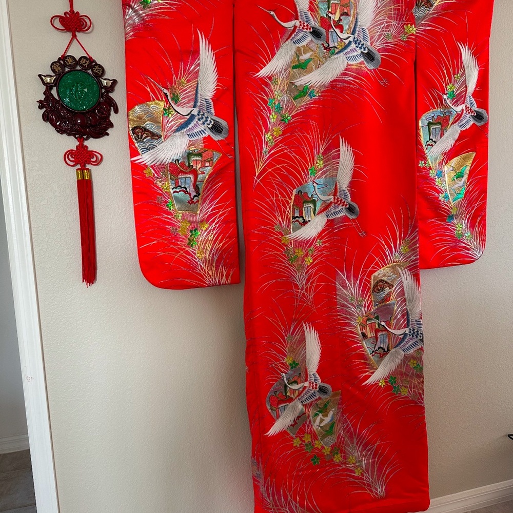 Japanese Kimono Elevate Your Space with Traditional Japanese Elegance & Decor